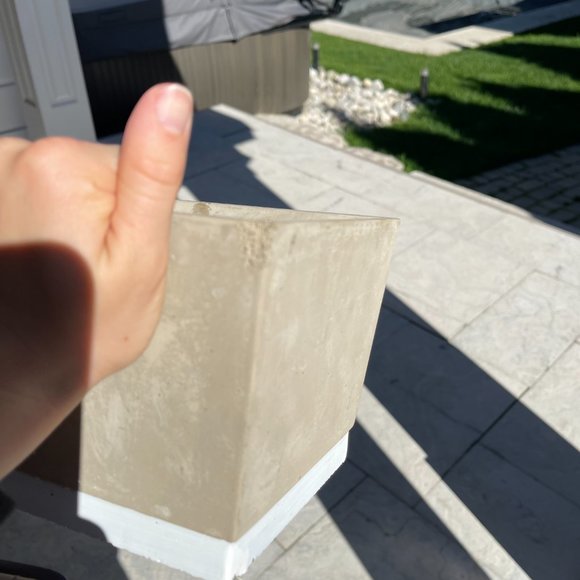 ✨ Snowflake Ceramic Planter | Colansanti's - Picture 4 of 6